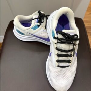 Women's White and Purple Athletic Shoes-Nike